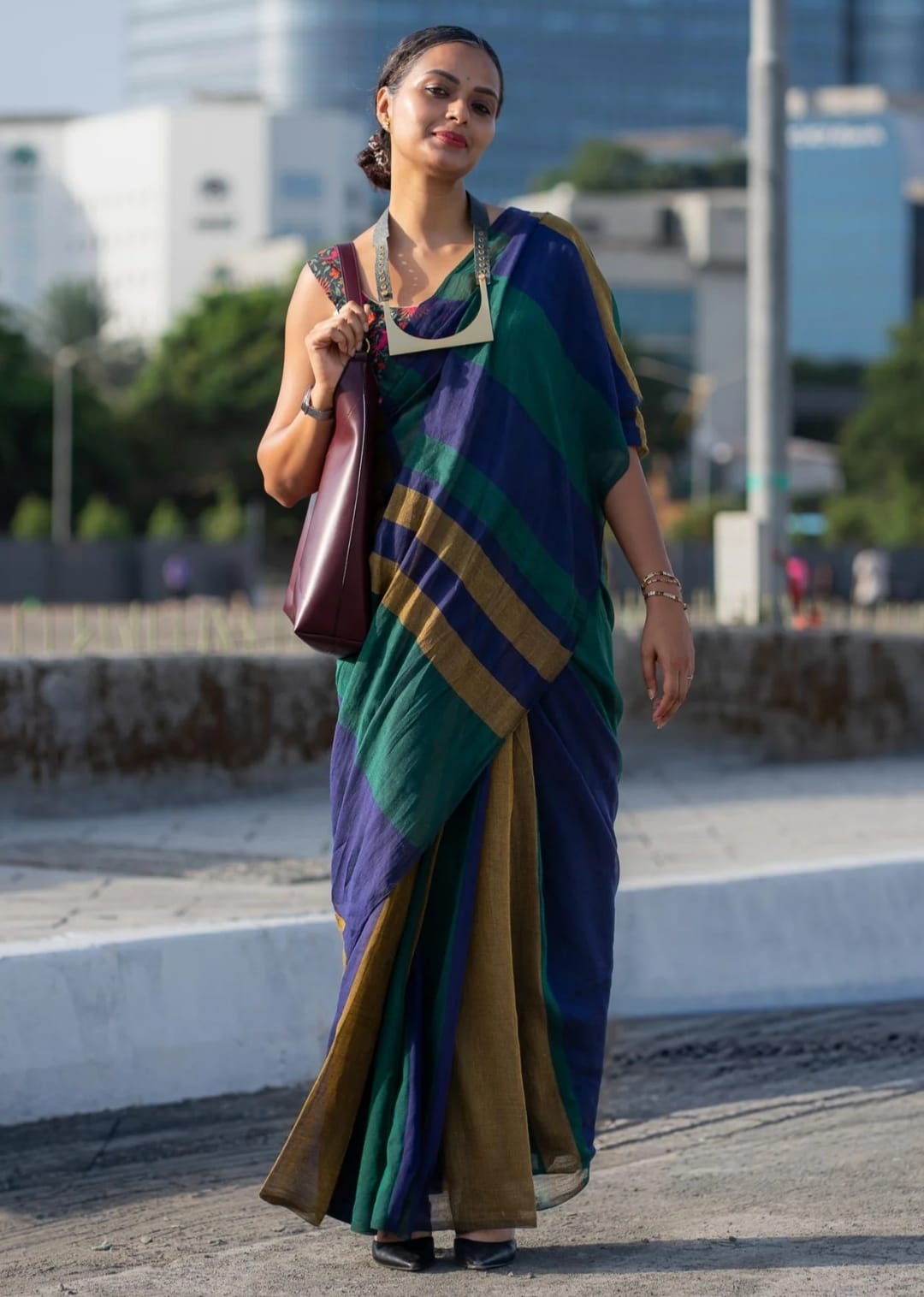Cotton saari