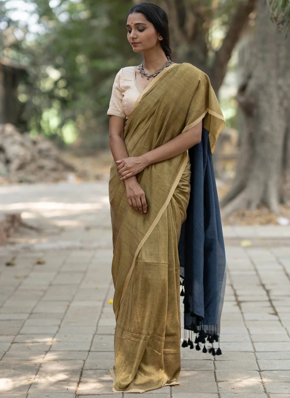 Cotton saari