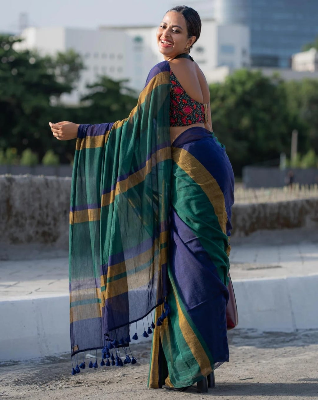 Cotton saari